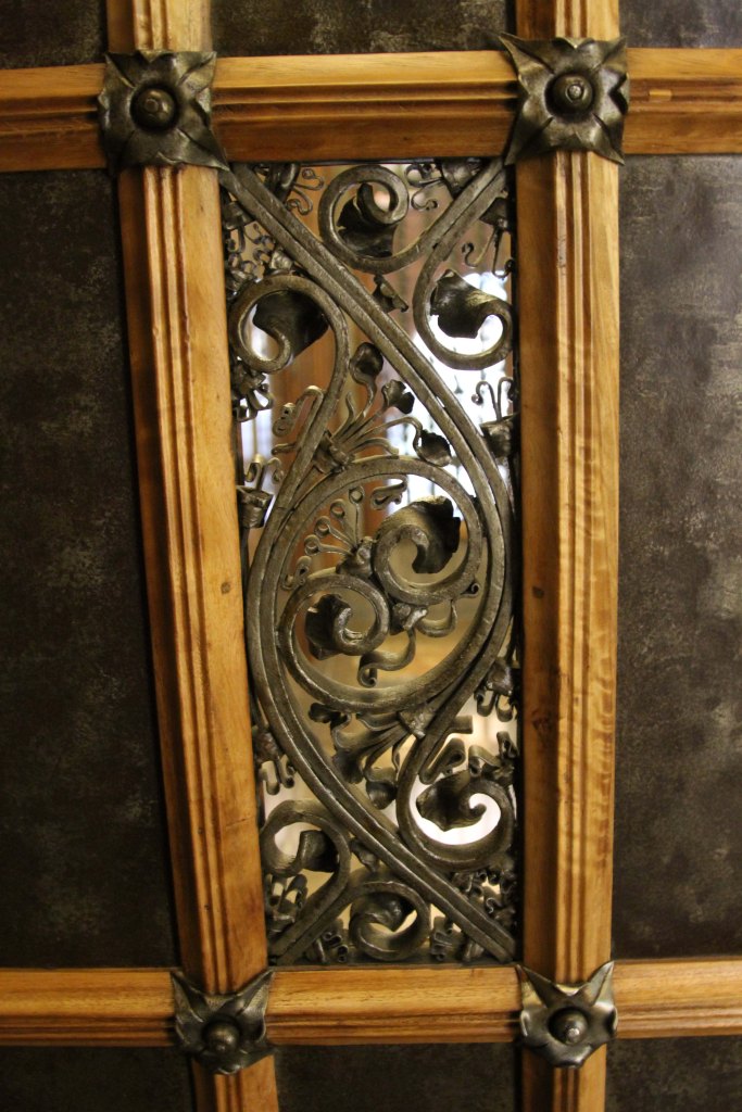 Palau Güell: interior light